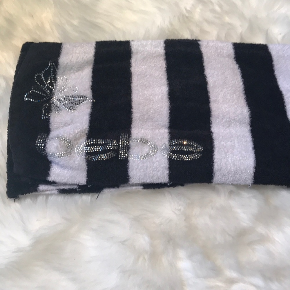 Adorable BEBE scarf,