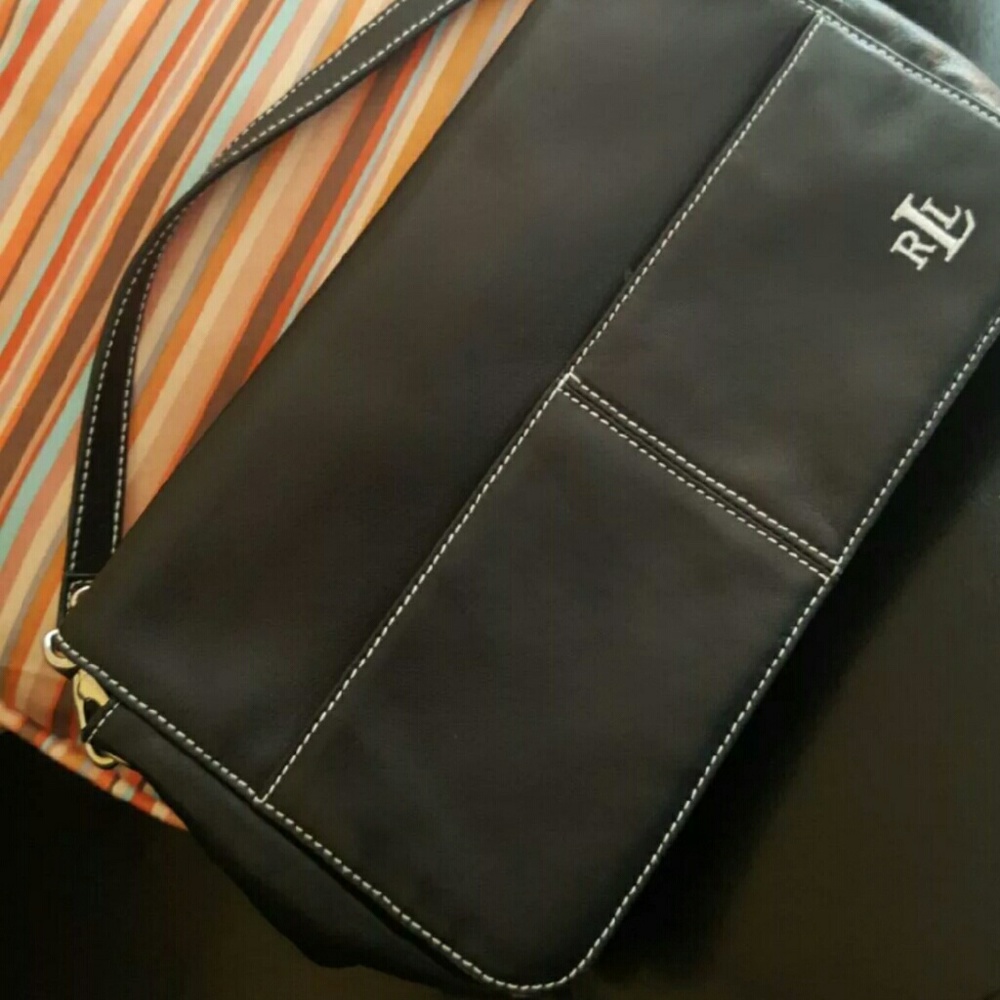 Ralf Lauren leather shoulder bag.
