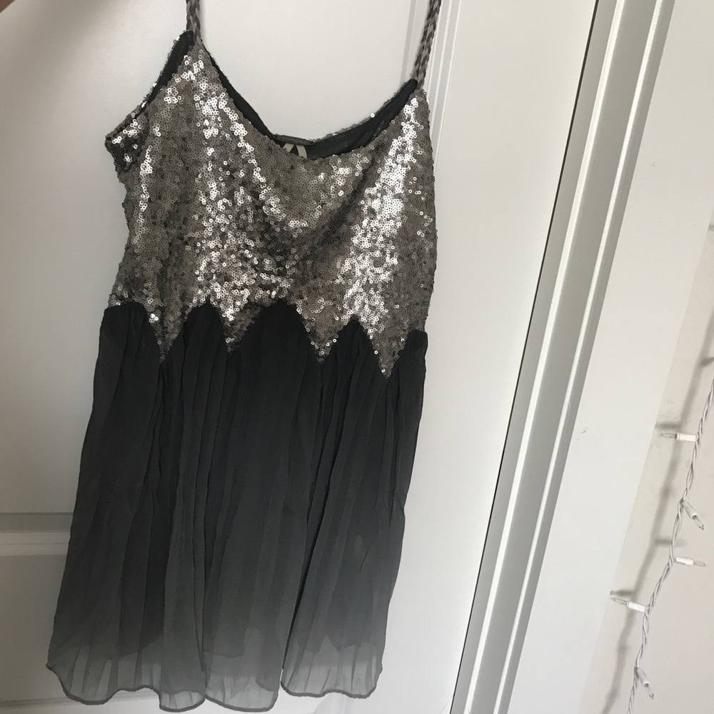Buckle Gimmicks Sequin Blouse Tank