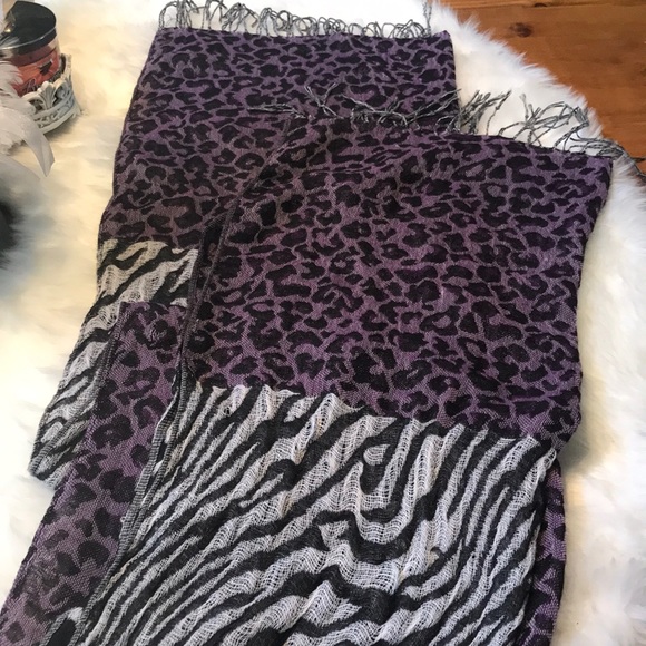 Beautiful scarf - Picture 2 of 2