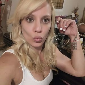 Meet your Posher, Raquel