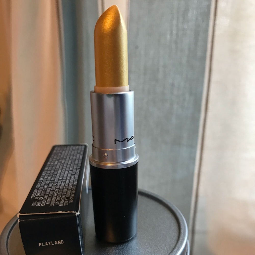 Mac LE Play land Collection Lipstick In Playland
