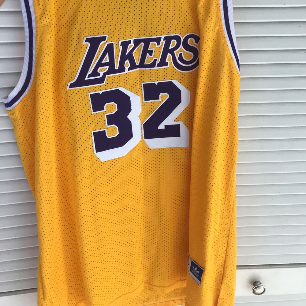Autographed magic Johnson lakers jersey