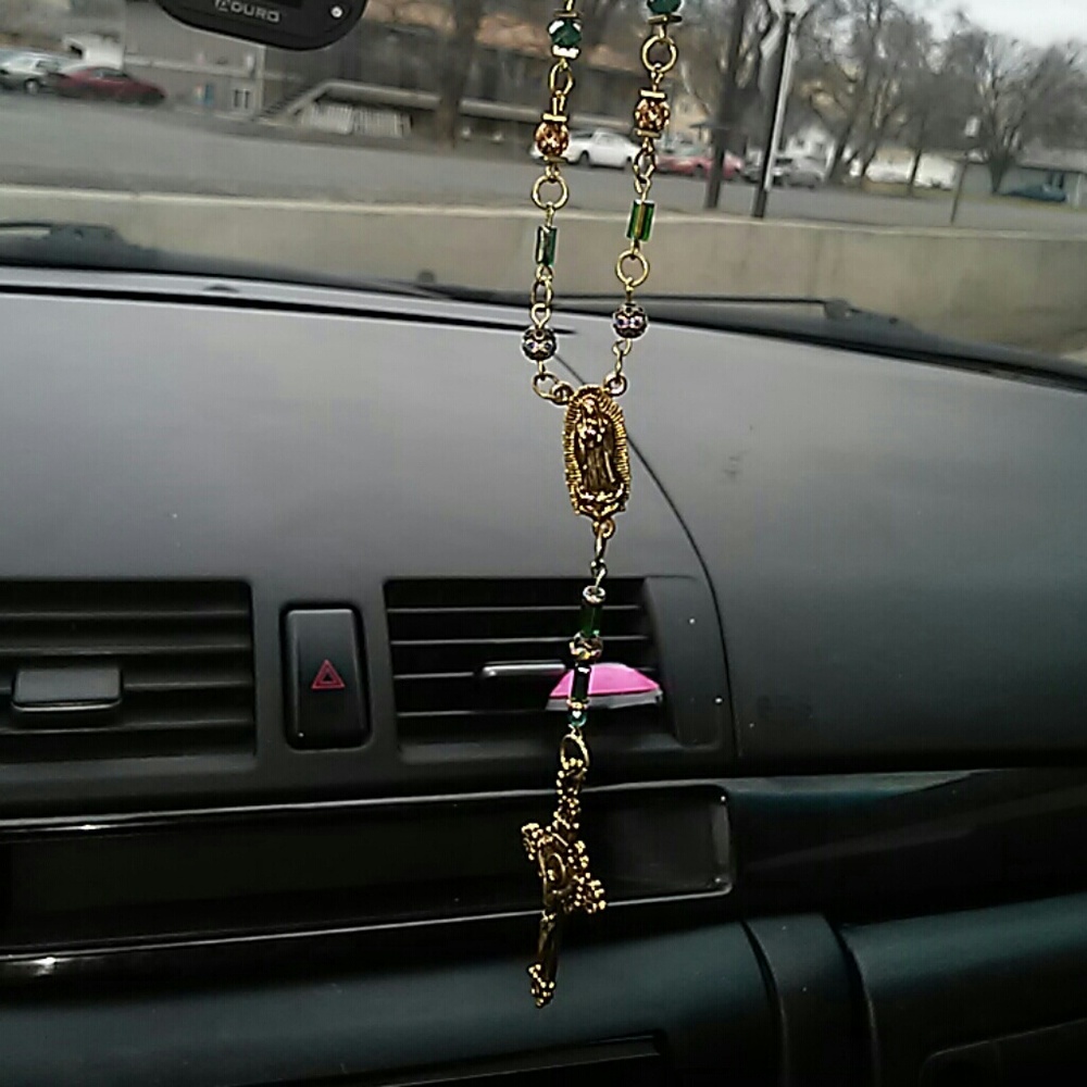 Handmade rosary any color u want.