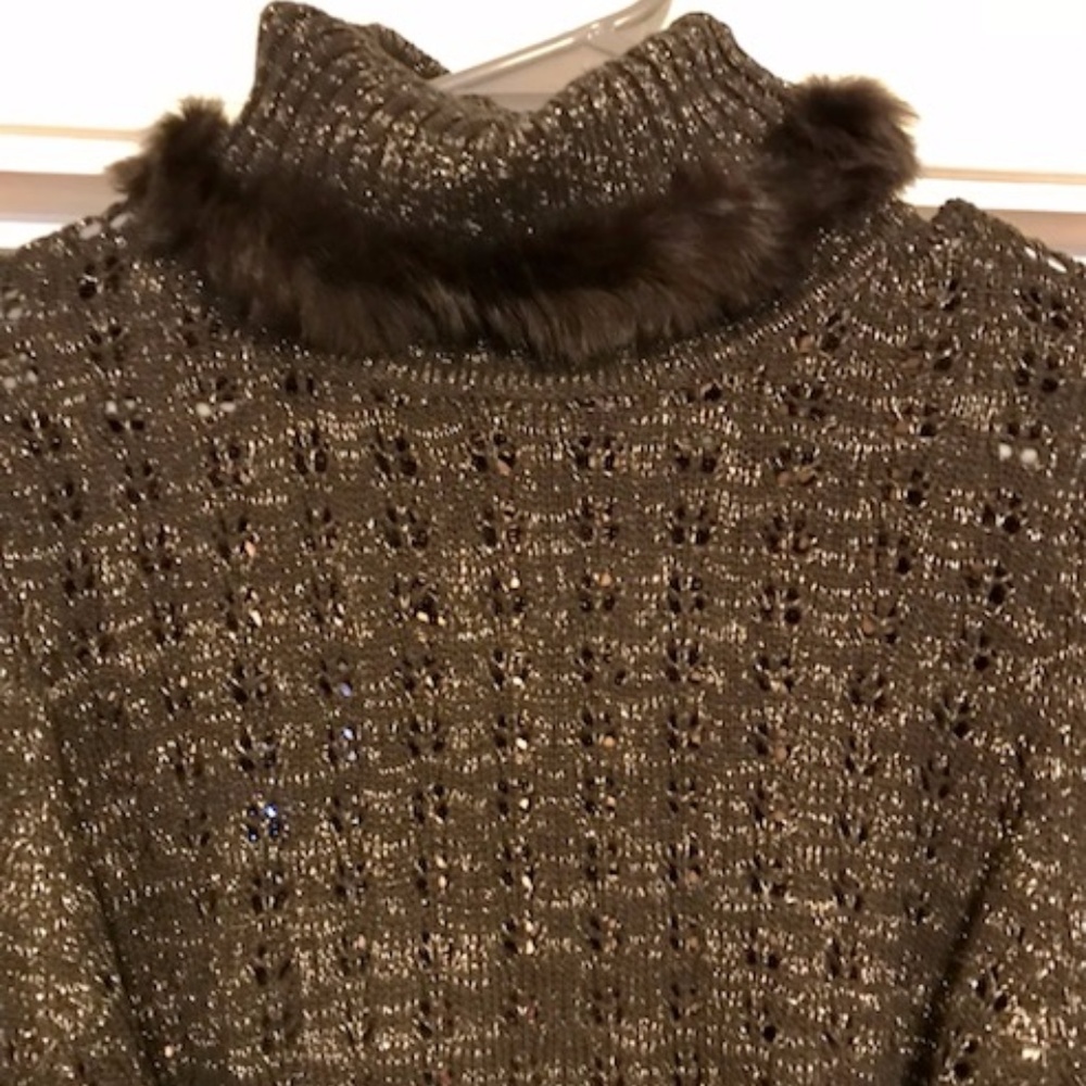 Escapade sweater with fur collar and belt size L