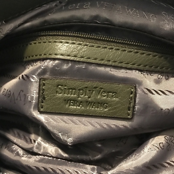 VERA WANG GREEN SNAKESKIN HANDBAG NWT - Picture 4 of 6