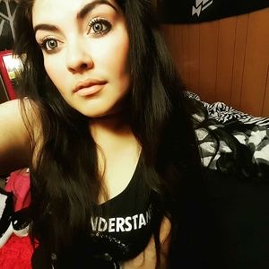 Meet your Posher, Cassandra