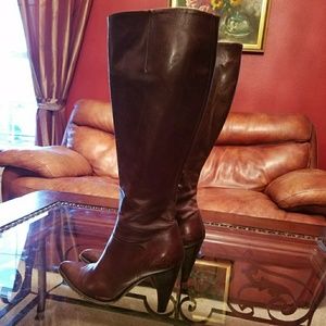 Max Mara made in Italy boots 7.5B or 37.5