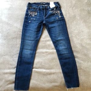 Express mid rise stretch jeans w/ jewels sold out!