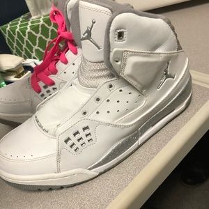 Jordan’s Grey/White