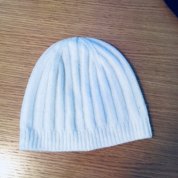 J crew 100% cashmere cream color hat. - Picture 3 of 8