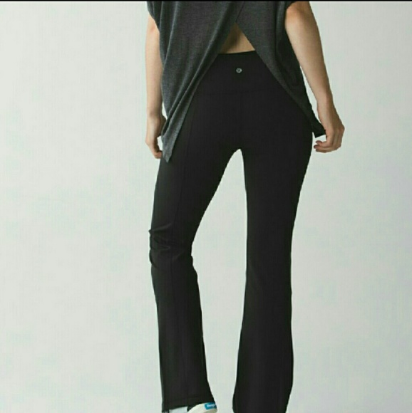 lululemon athletica Pants - Lululemon reversible  groove pants size 6