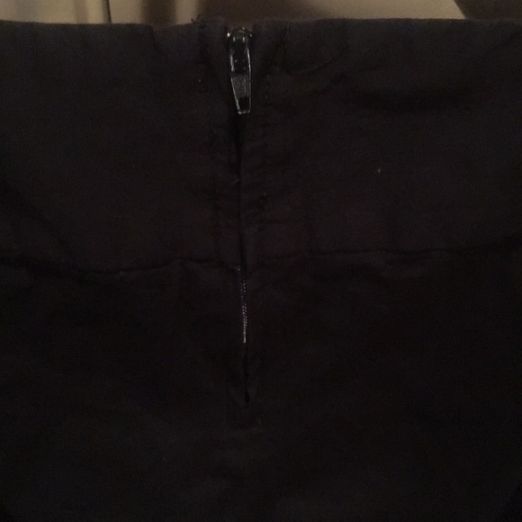 Black cropped pants. Size 5 - Picture 3 of 5