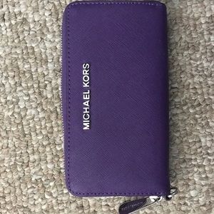 Michael Kors- iPhone 6,7,8 wallet