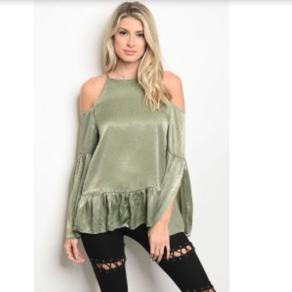 š„Silky Cold Shoulders Top - Picture 2 of 3