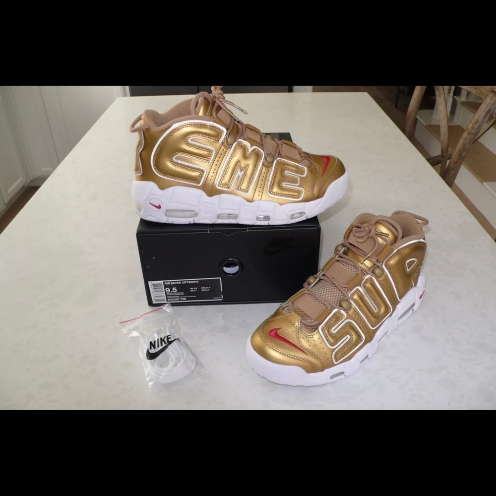 Nike uptempo supreme