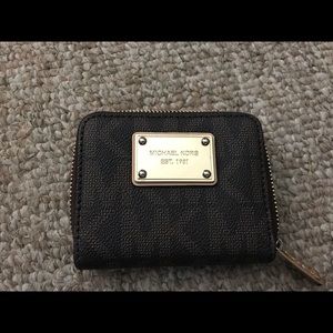 Michael Kors mini wallet