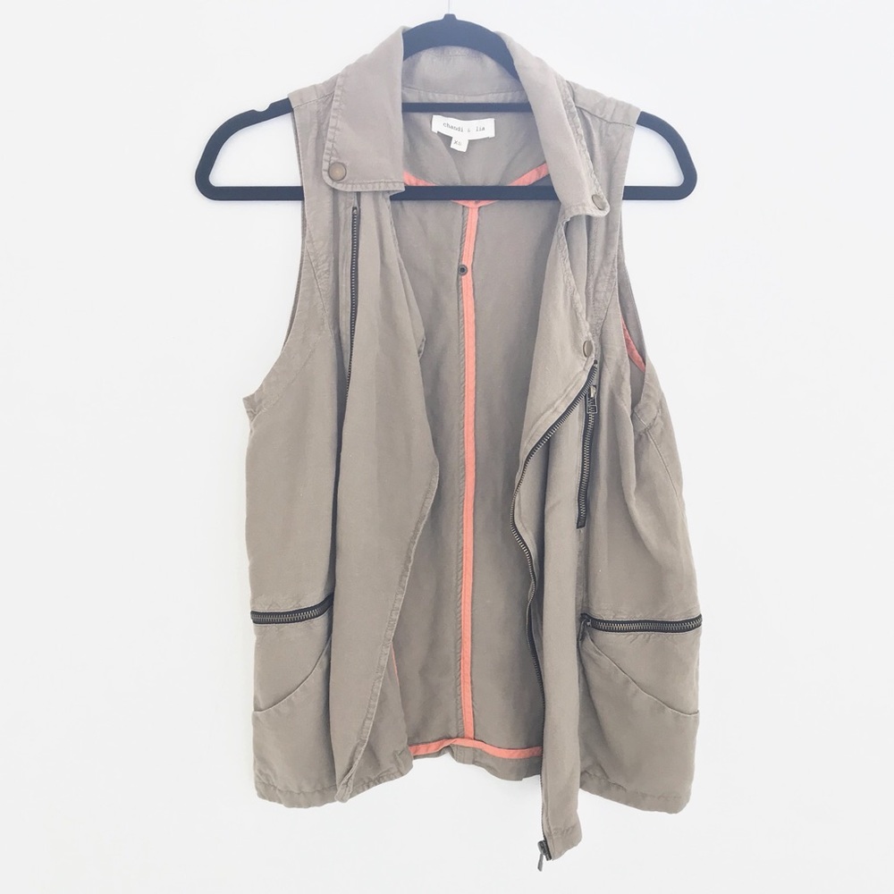 Vest - Picture 2 of 3