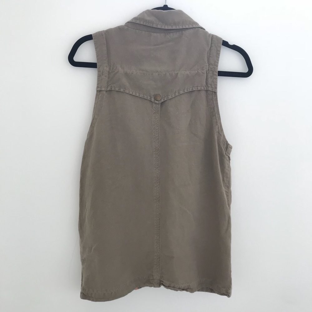 Vest - Picture 3 of 3