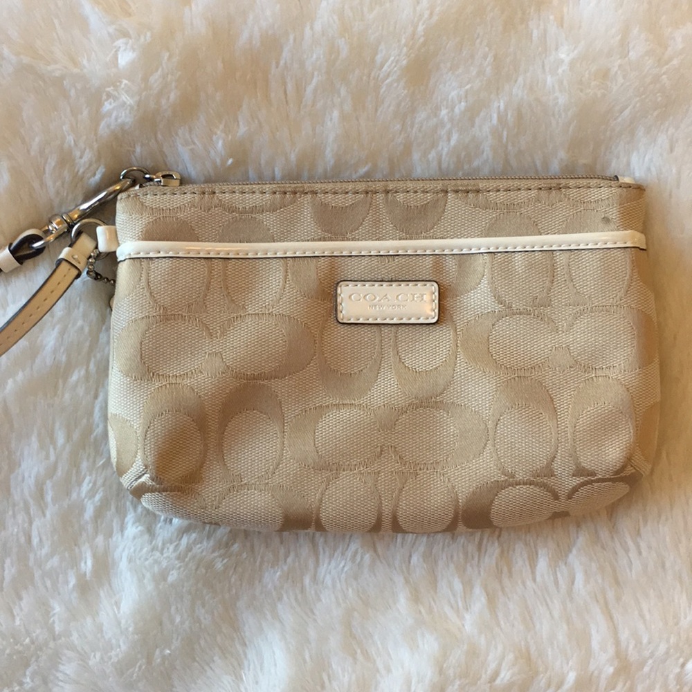 NEW! Coach wristlet