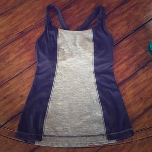 Lululemon workout tank size 4