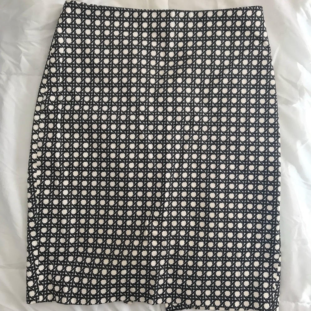 Ann Taylor geometric print skirt size 4