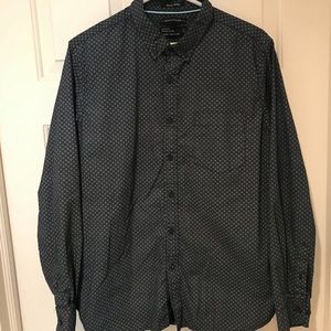 Slim fit casual dress shirt