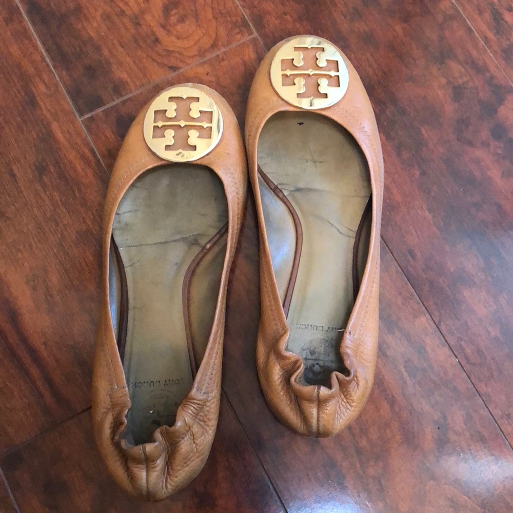 TORY BURCH camel flats