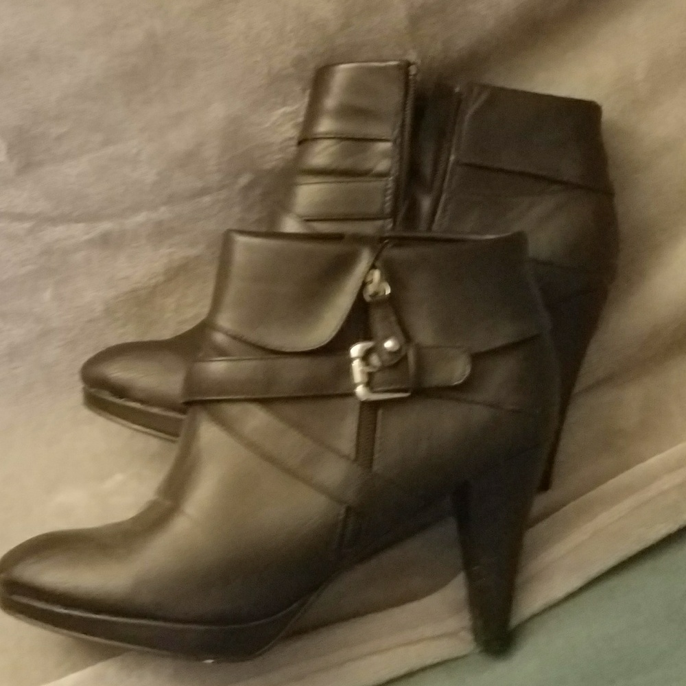Black ankle bootie used