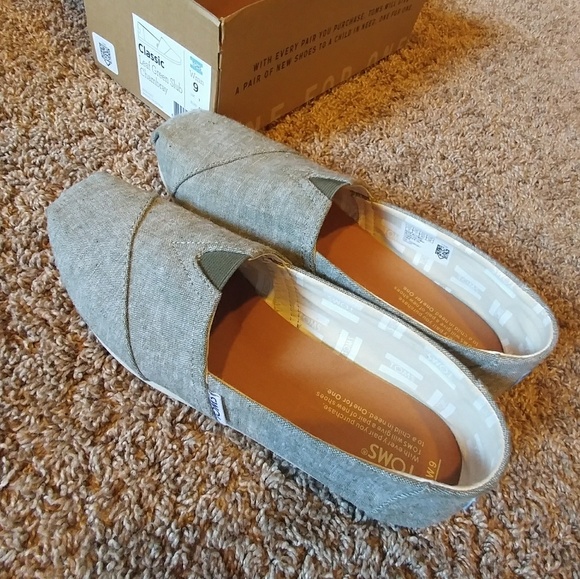 { Toms } Leaf Green Slub Chambray Classics - Picture 3 of 8