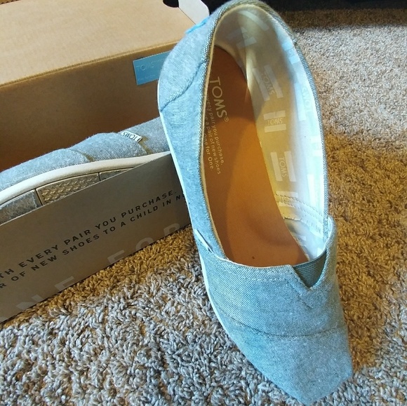 { Toms } Leaf Green Slub Chambray Classics - Picture 4 of 8
