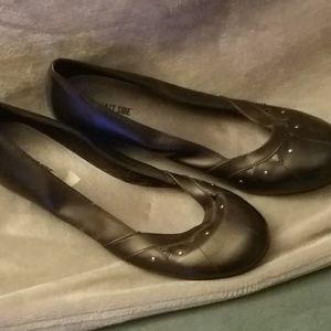 Gently used shoe leather like materials