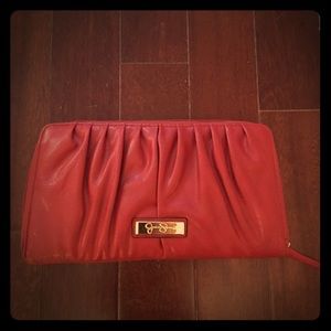 Jessica Simpson clutch
