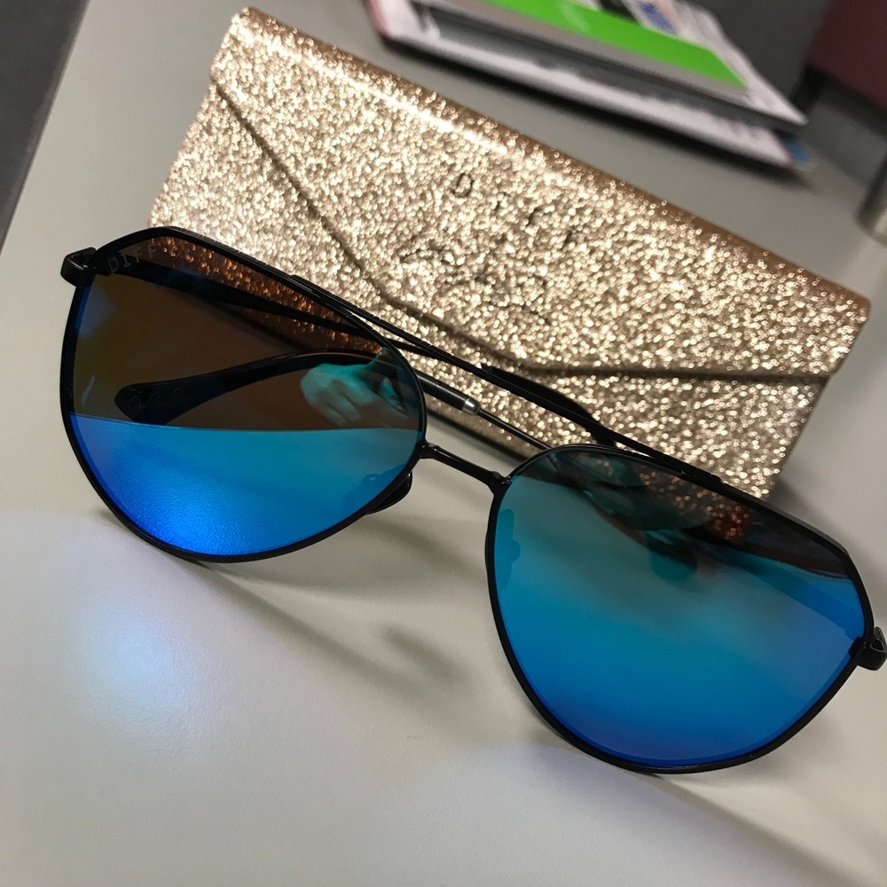 DIFF Jessie James Decker sunglasses **LIKE NEW!**