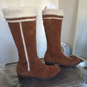 Real Suede Brown Boots With Fur Trimming