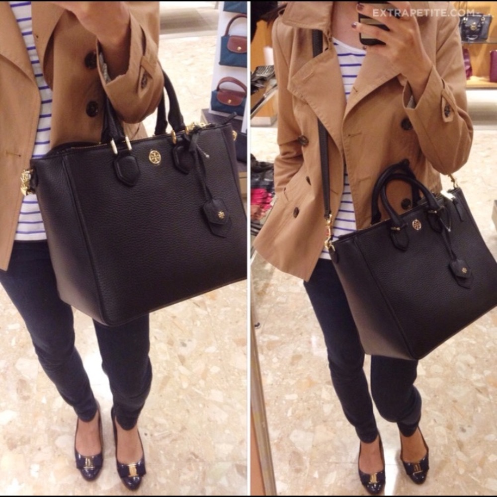 $550 Tory Burch Robinson Pebbled Square Tote