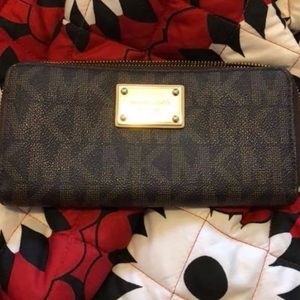 Micheal Kors Wallet