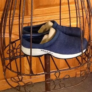 Merrill navy blue tenni shoe type clogs