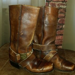 1 day sale today only..Retro Frye motorcycle boots