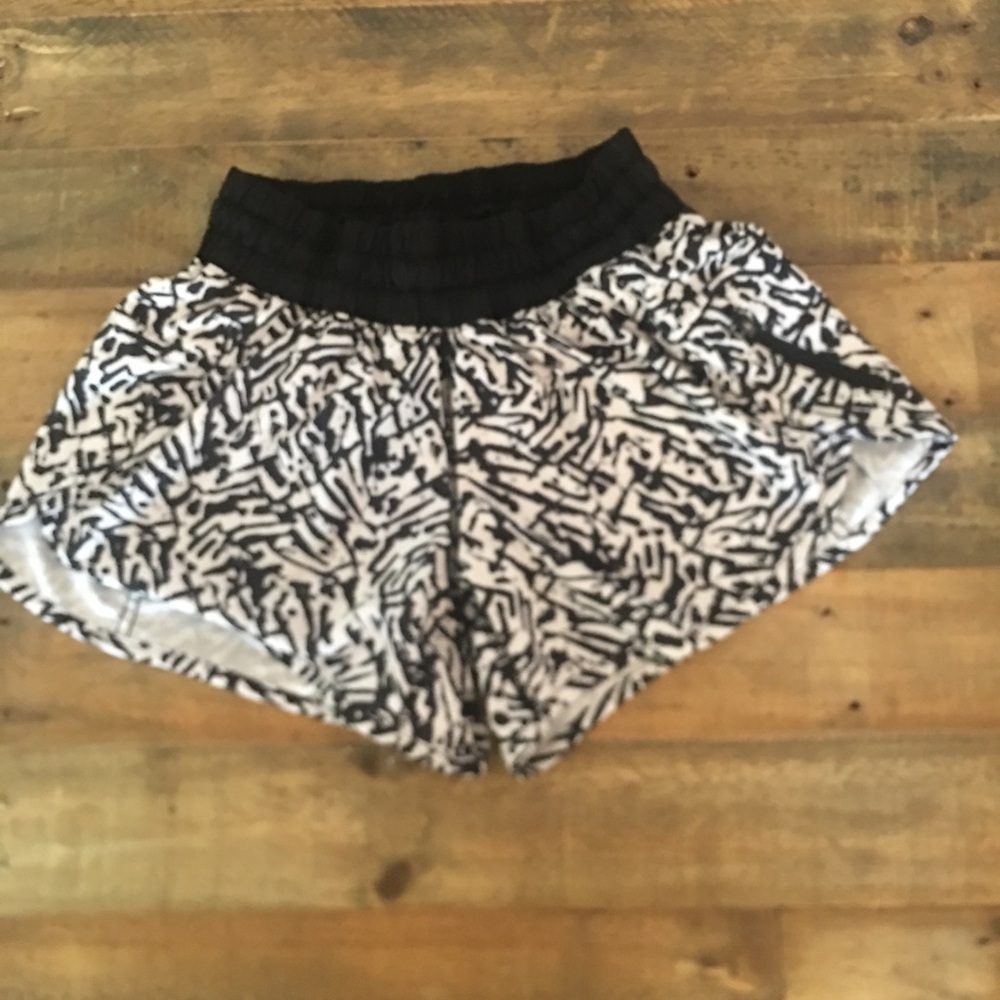 Lululemon tracker shorts