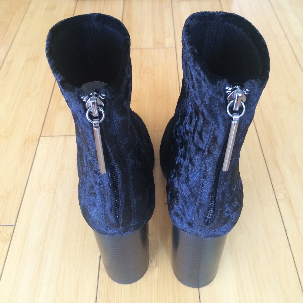 NWT BLACK VELVET French Connection Booties - Picture 5 of 6