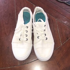 Buckle/blowfish distressed sneakers