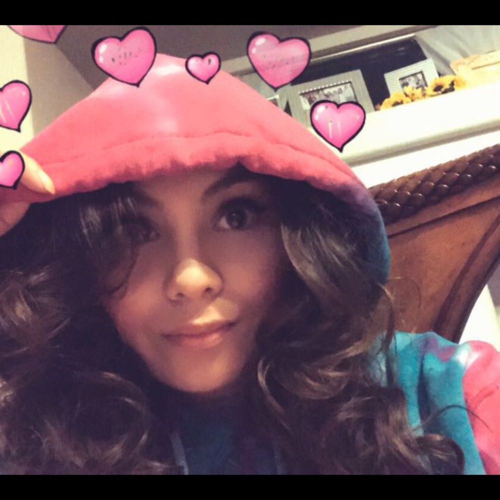 Meet your Posher, Leslie