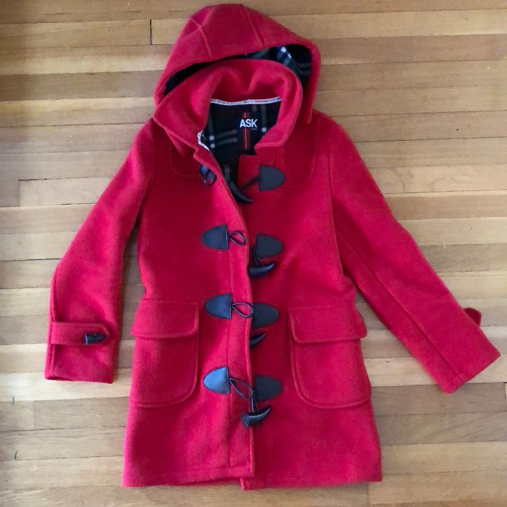 Cozy red toggle coat. So soft!!