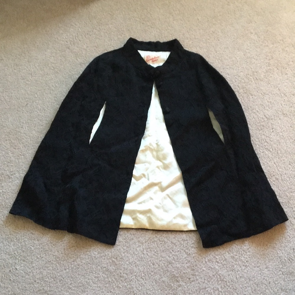 Specialty House Fashion Cape Vintage