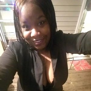 Meet your Posher, Adria