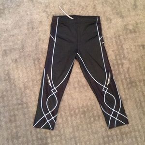 CW-X 3/4 Length Stabilyx Tights. Compression
