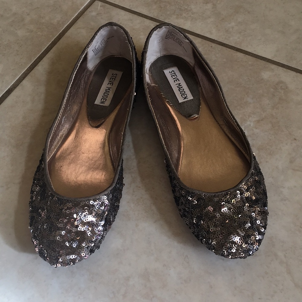 Steve Madden pewter sequin flats