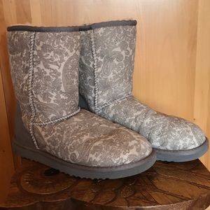 Grey Paisley Short Uggs Size 7