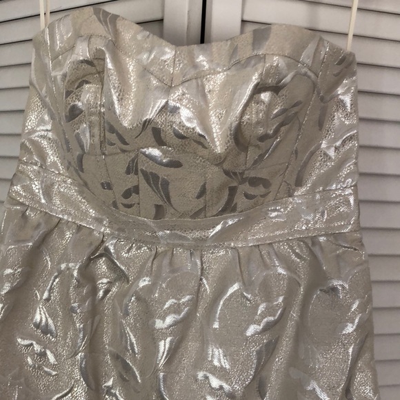 Strapless dress - Picture 2 of 3